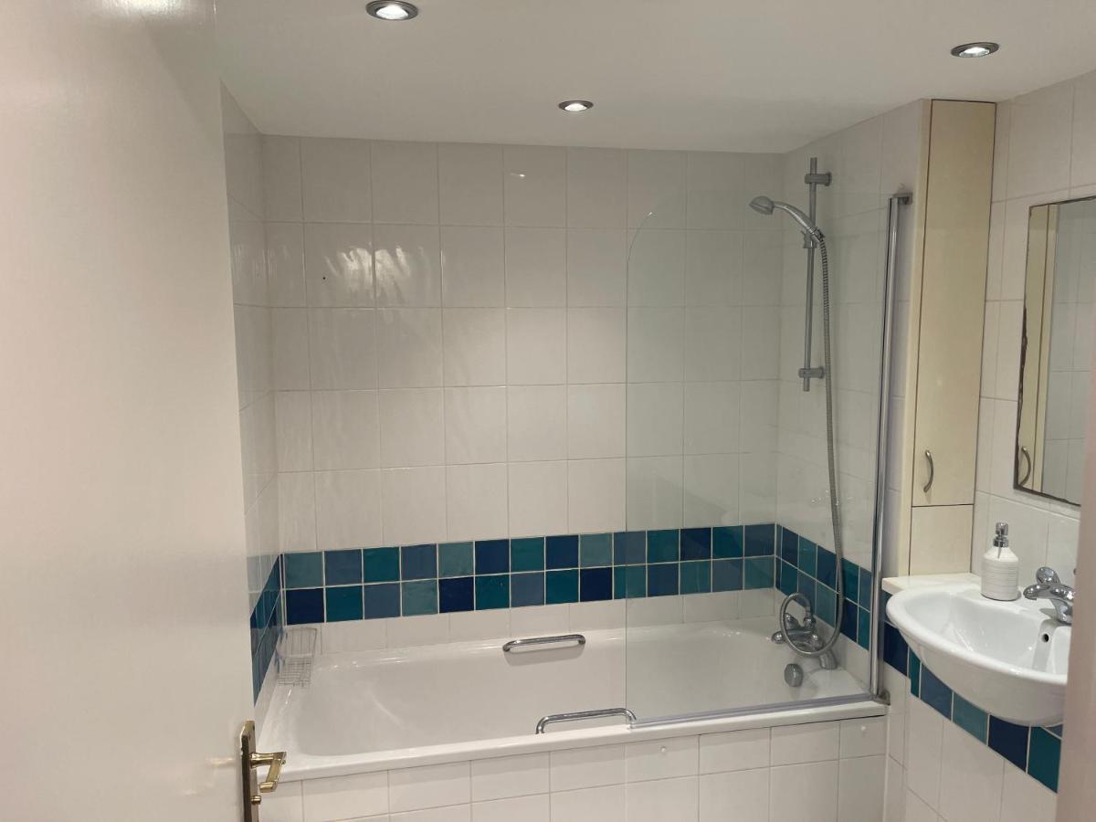 Tower Bridge City Haven King En-suite With Parking Appartamento Londra